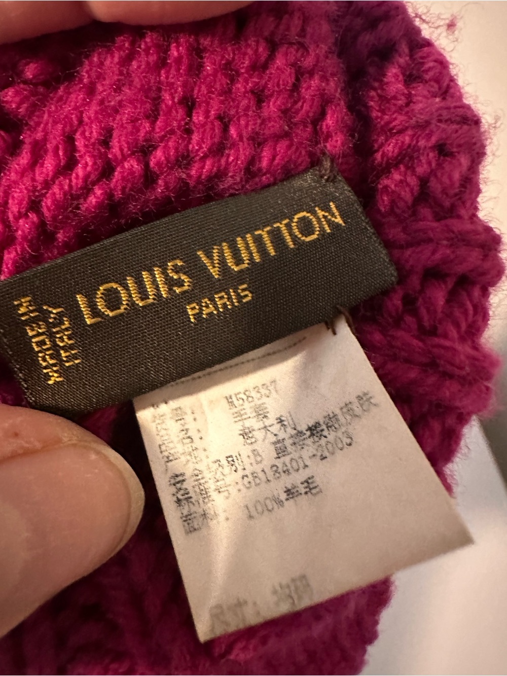 Louis Vuitton Raspberry Pink Wool Cable Knit Mittens LV Logo Winter Gloves - Picture 4 of 7